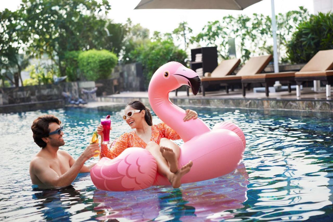 Hotel Hyatt Regency Ahmadábád Exteriér fotografie A pink flamingo float