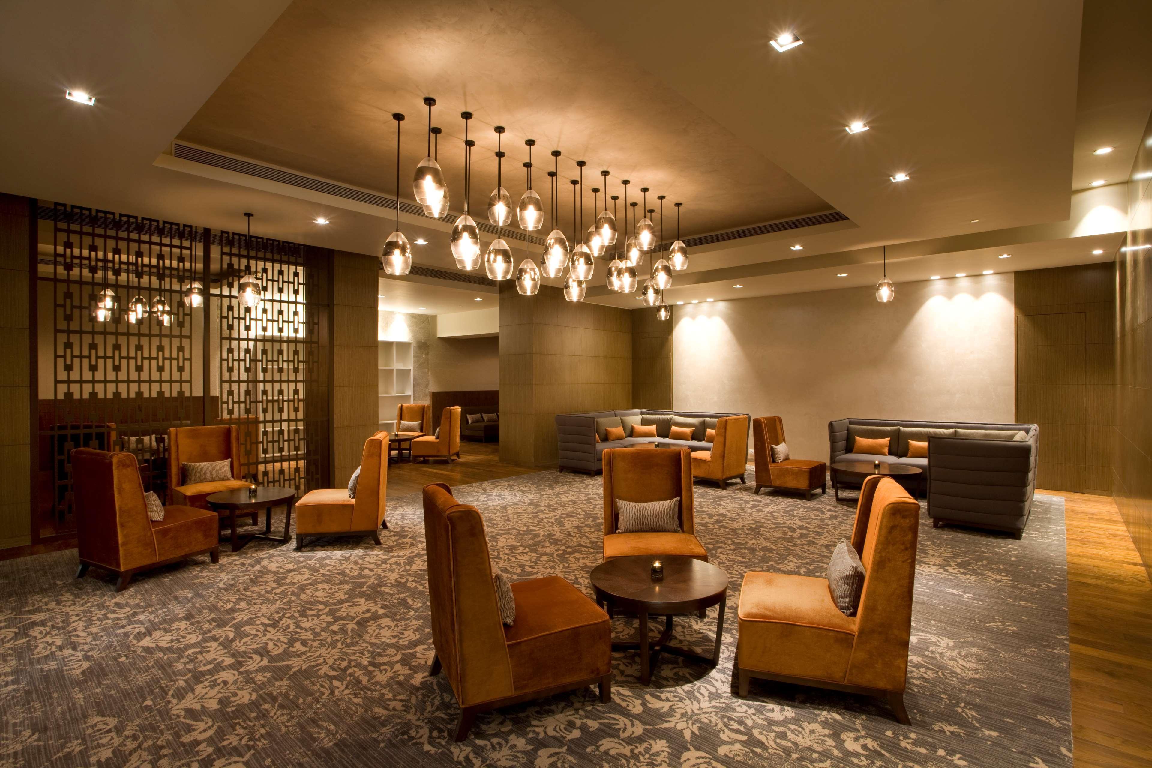 Hotel Hyatt Regency Ahmadábád Exteriér fotografie The lounge at the airport